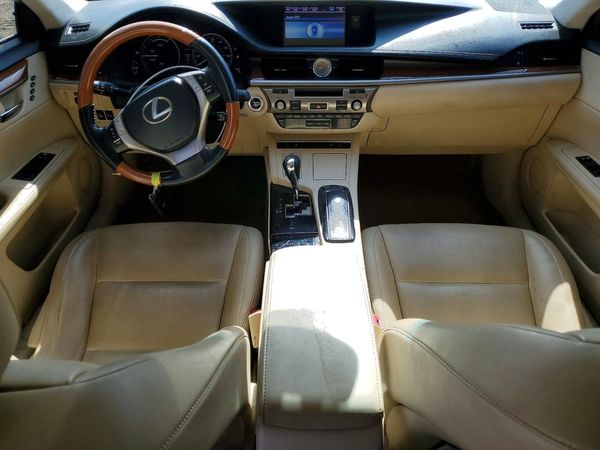 2013 LEXUS ES 300h