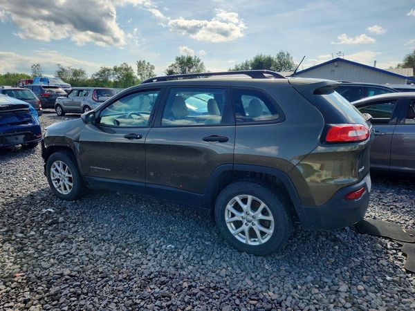2015 JEEP CHEROKEE SPORT 4X4