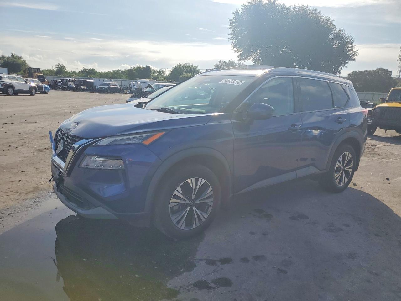 2021 NISSAN ROGUE SV — Front 3/4