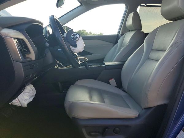2021 NISSAN ROGUE SV — DENT