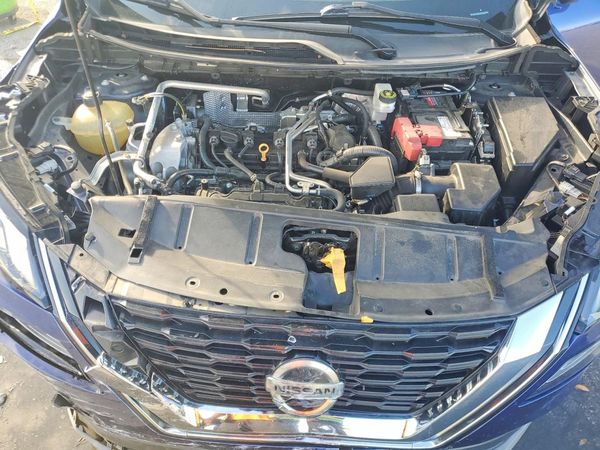2021 NISSAN ROGUE SV — Engine bay