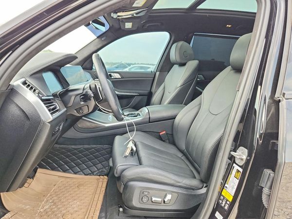 2022 BMW X7 xDrive40i — DENT