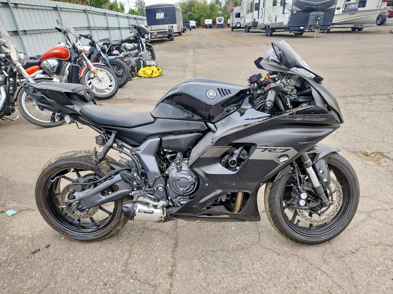 2025 YAMAHA YZF R7