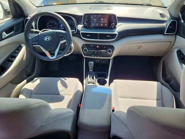 2020 HYUNDAI TUCSON SE
