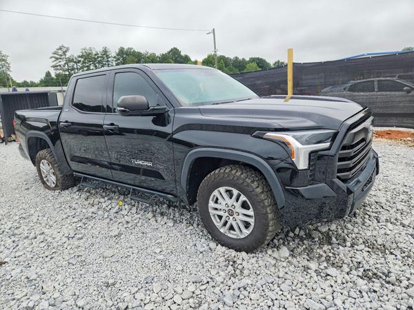 2023 TOYOTA TUNDRA SR5