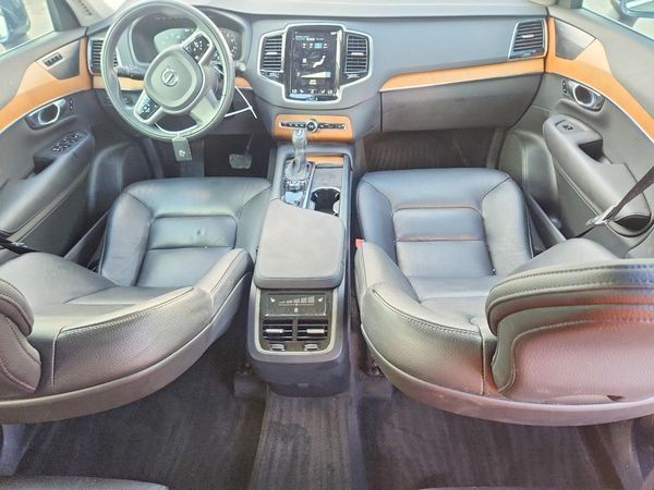2022 VOLVO XC90 Momentum (excl S60)
