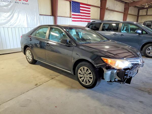 2014 TOYOTA CAMRY