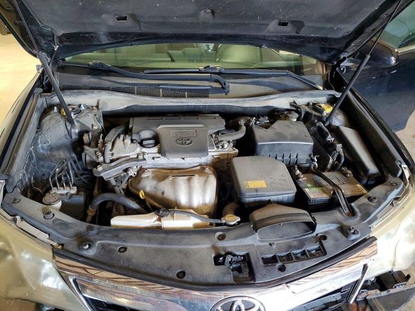2014 TOYOTA CAMRY
