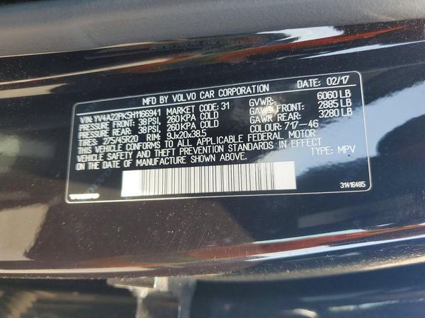 2017 VOLVO XC90 Momentum