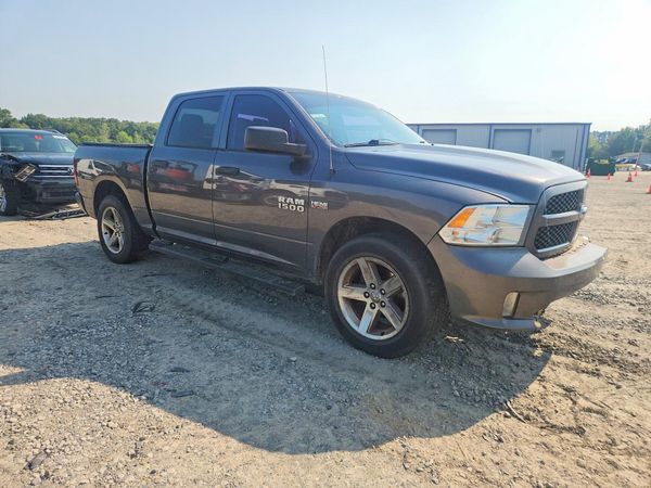 2014 RAM 1500 ST CREW CAB 4X2