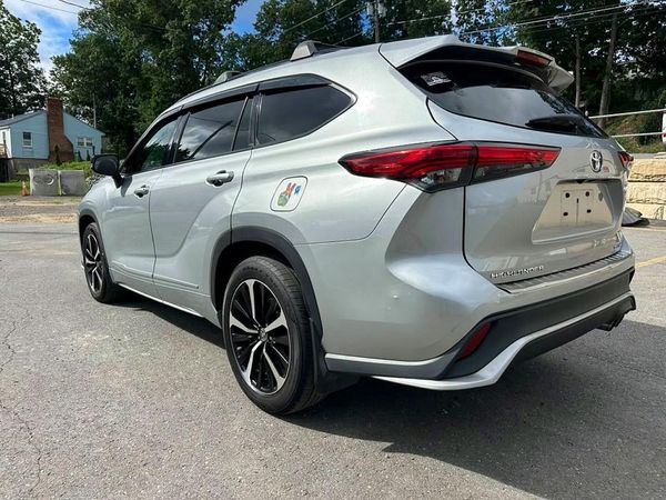 2022 TOYOTA HIGHLANDER XSE
