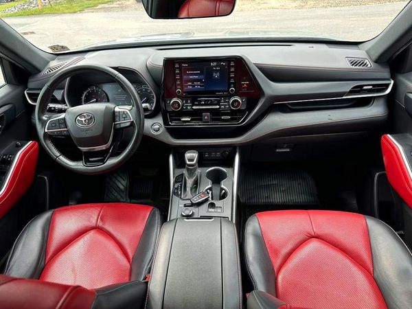 2022 TOYOTA HIGHLANDER XSE