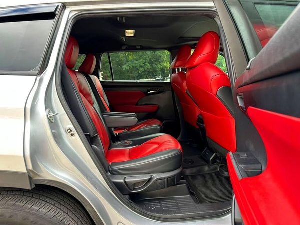 2022 TOYOTA HIGHLANDER XSE