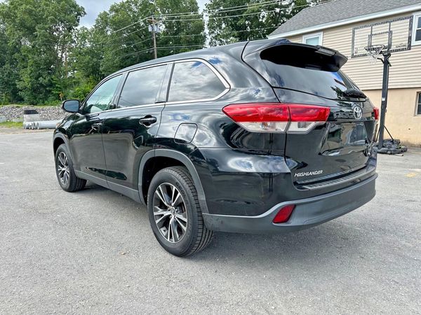 2019 TOYOTA HIGHLANDER LE/LE Plus