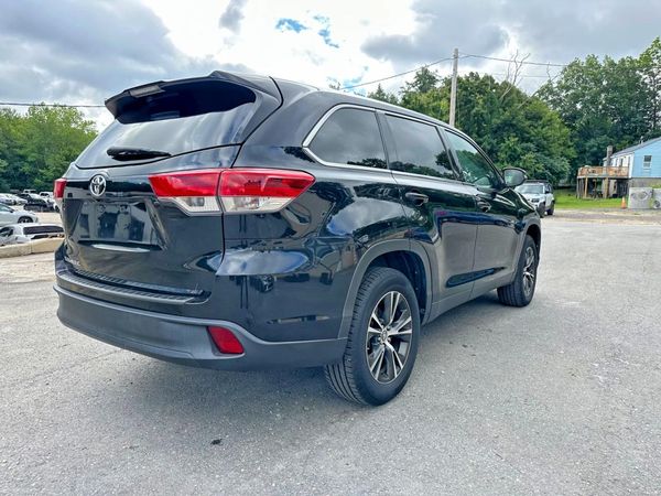 2019 TOYOTA HIGHLANDER LE/LE Plus