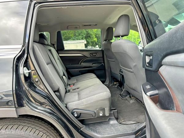 2019 TOYOTA HIGHLANDER LE/LE Plus