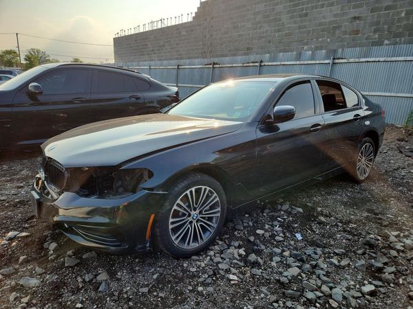2019 BMW 5 SERIES xDrive — Front 3/4