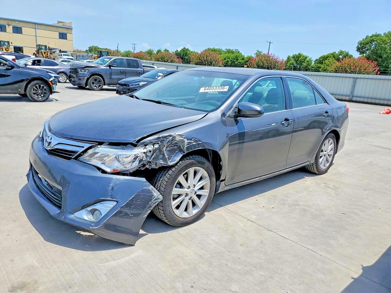2013 TOYOTA CAMRY — Front 3/4