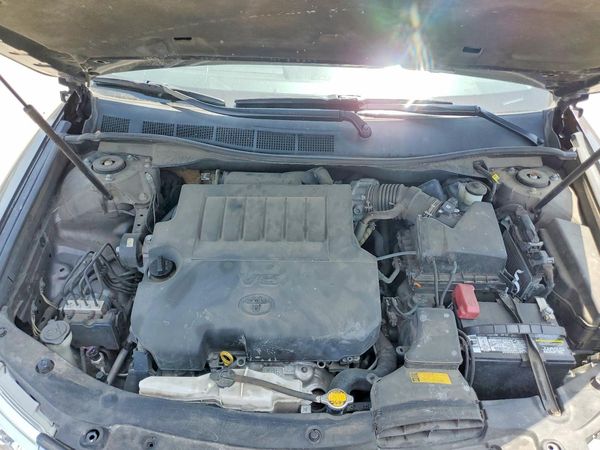 2013 TOYOTA CAMRY — Engine bay