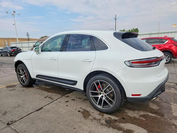 2024 PORSCHE MACAN