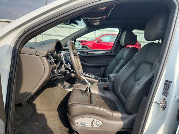 2024 PORSCHE MACAN
