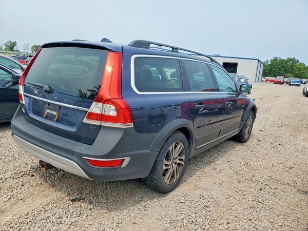 2014 VOLVO XC70
