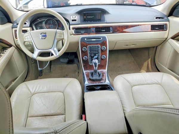 2014 VOLVO XC70