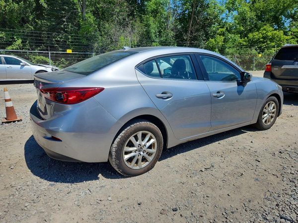 2016 MAZDA 3 SE