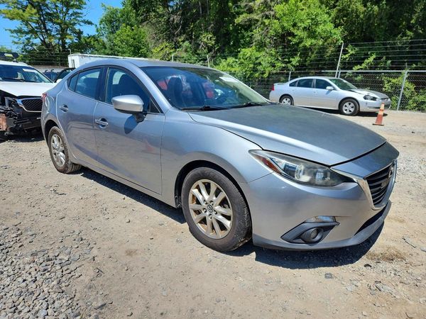2016 MAZDA 3 SE