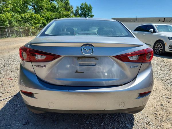 2016 MAZDA 3 SE