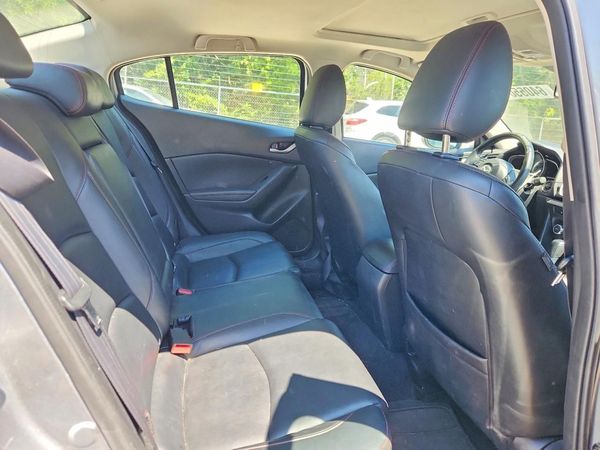2016 MAZDA 3 SE
