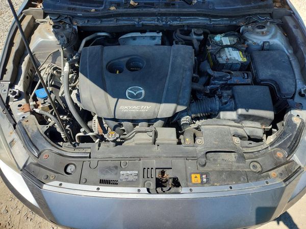2016 MAZDA 3 SE