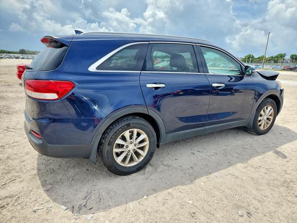 2017 KIA SORENTO L, LX
