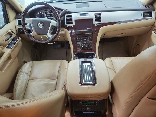 2014 CADILLAC ESCALADE Luxury