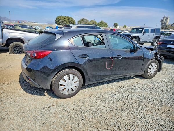 2016 MAZDA 3 SV/Base