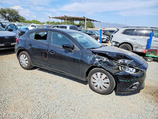 2016 MAZDA 3 SV/Base