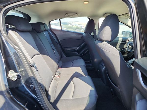 2016 MAZDA 3 SV/Base
