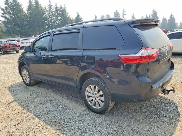 2017 TOYOTA SIENNA