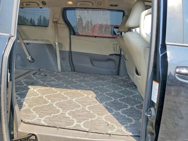 2017 TOYOTA SIENNA