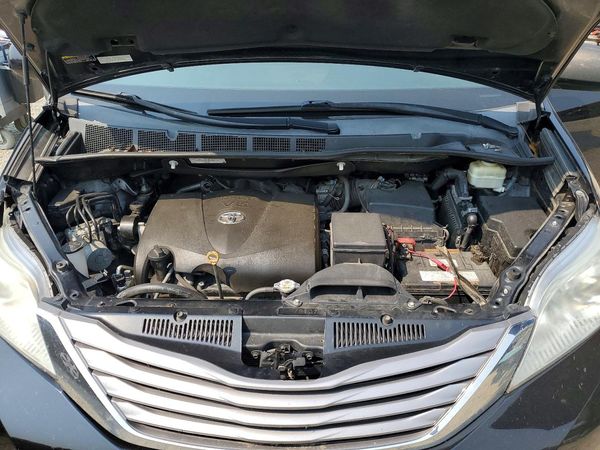 2017 TOYOTA SIENNA