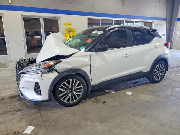 2022 NISSAN KICKS SV — Front 3/4