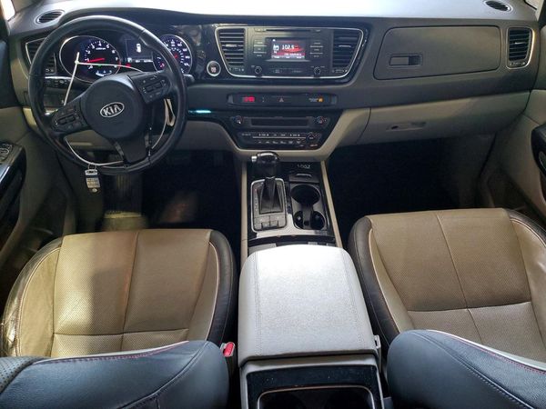 2015 KIA SEDONA