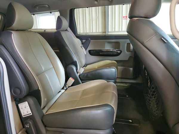 2015 KIA SEDONA