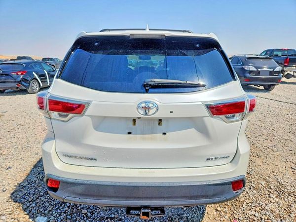 2016 TOYOTA HIGHLANDER