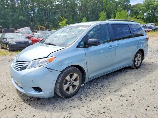 2015 TOYOTA SIENNA
