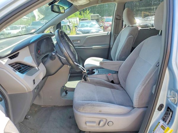 2015 TOYOTA SIENNA