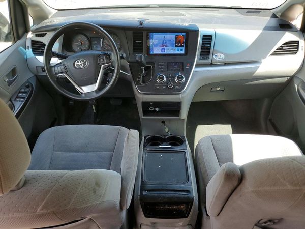 2015 TOYOTA SIENNA