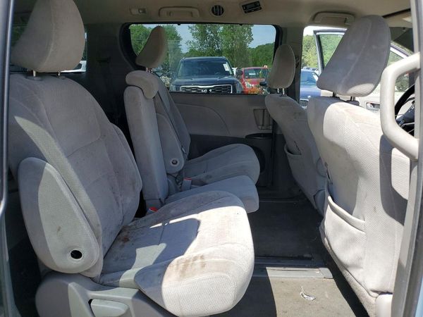2015 TOYOTA SIENNA