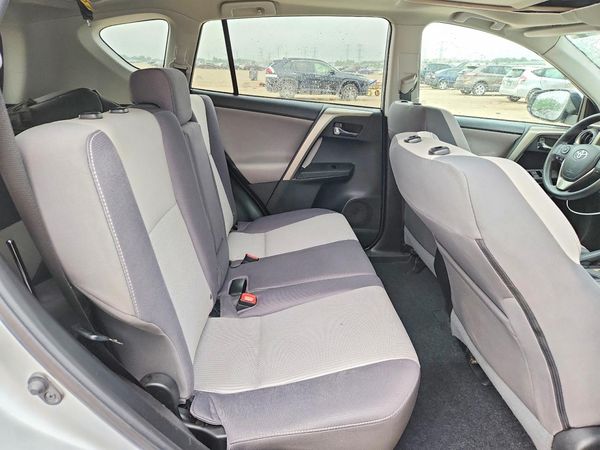 2015 TOYOTA RAV4 XLE (M Grade)