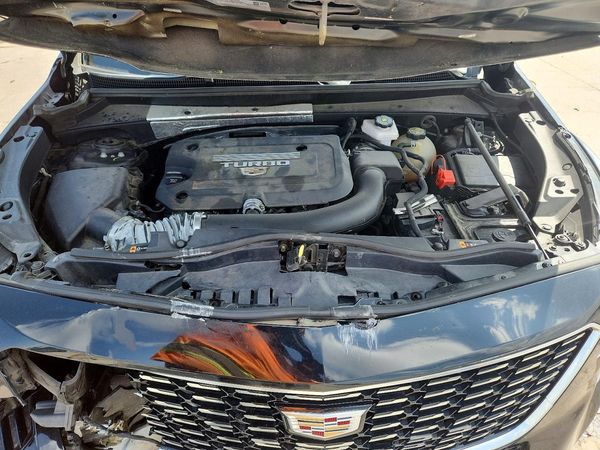 2022 CADILLAC XT4